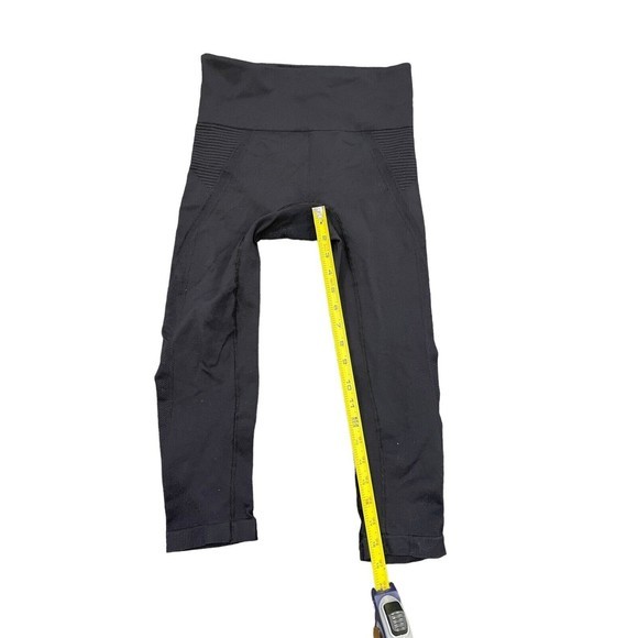 Athleta Leggings Women's Small Black Re-Charge Capri Performance Yoga 139489 - Picture 3 of 4